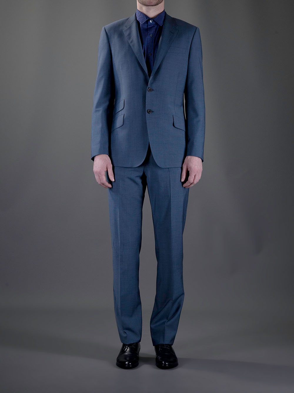 Navy blue suits... they're not just for bankers - L Squared Style